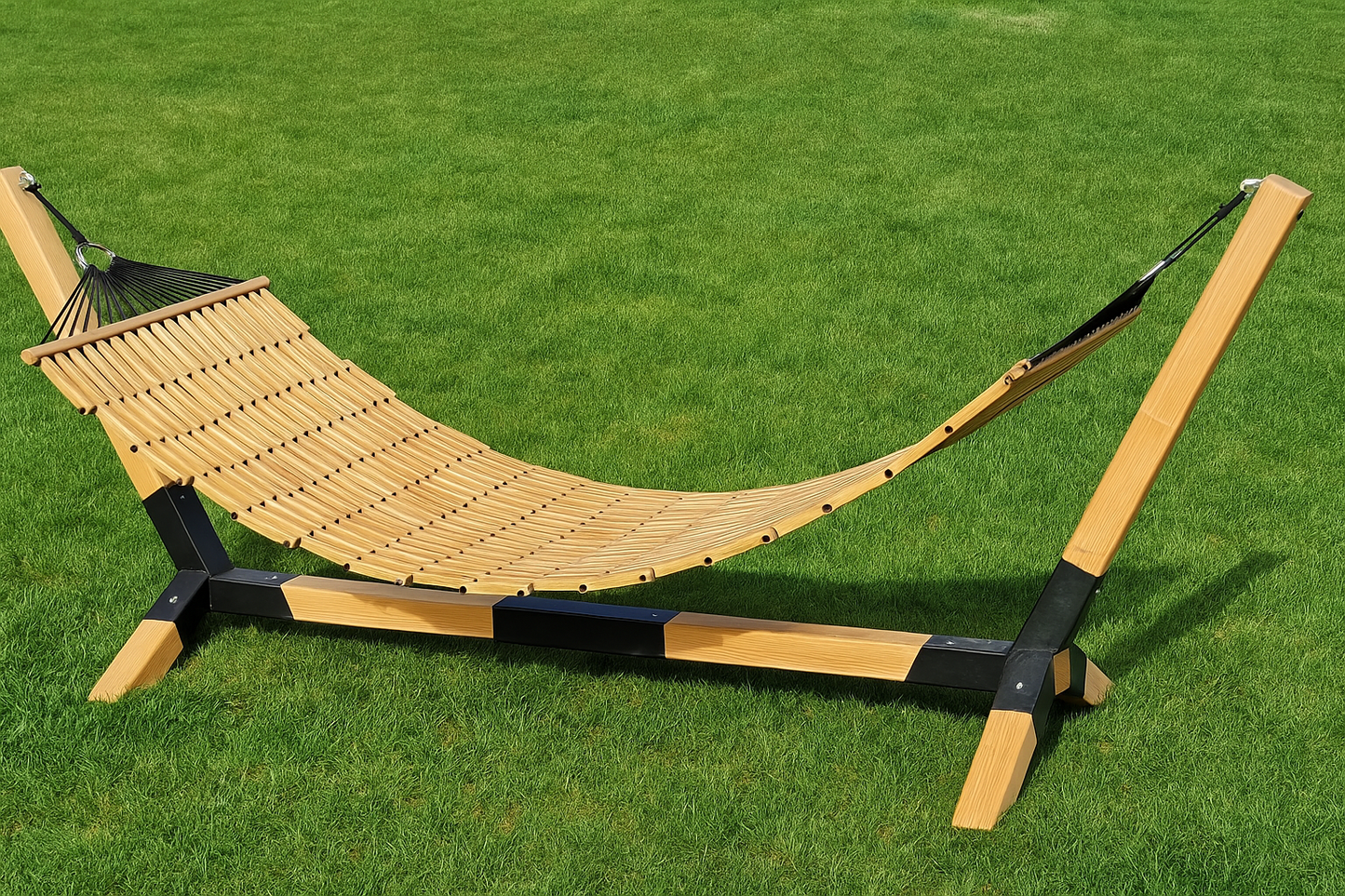 V3 wooden hammock with stand